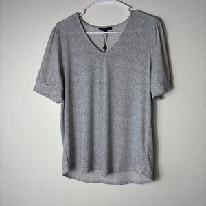 NWT Black & White V-Neck Women's Short Sleeve Blouse size Large